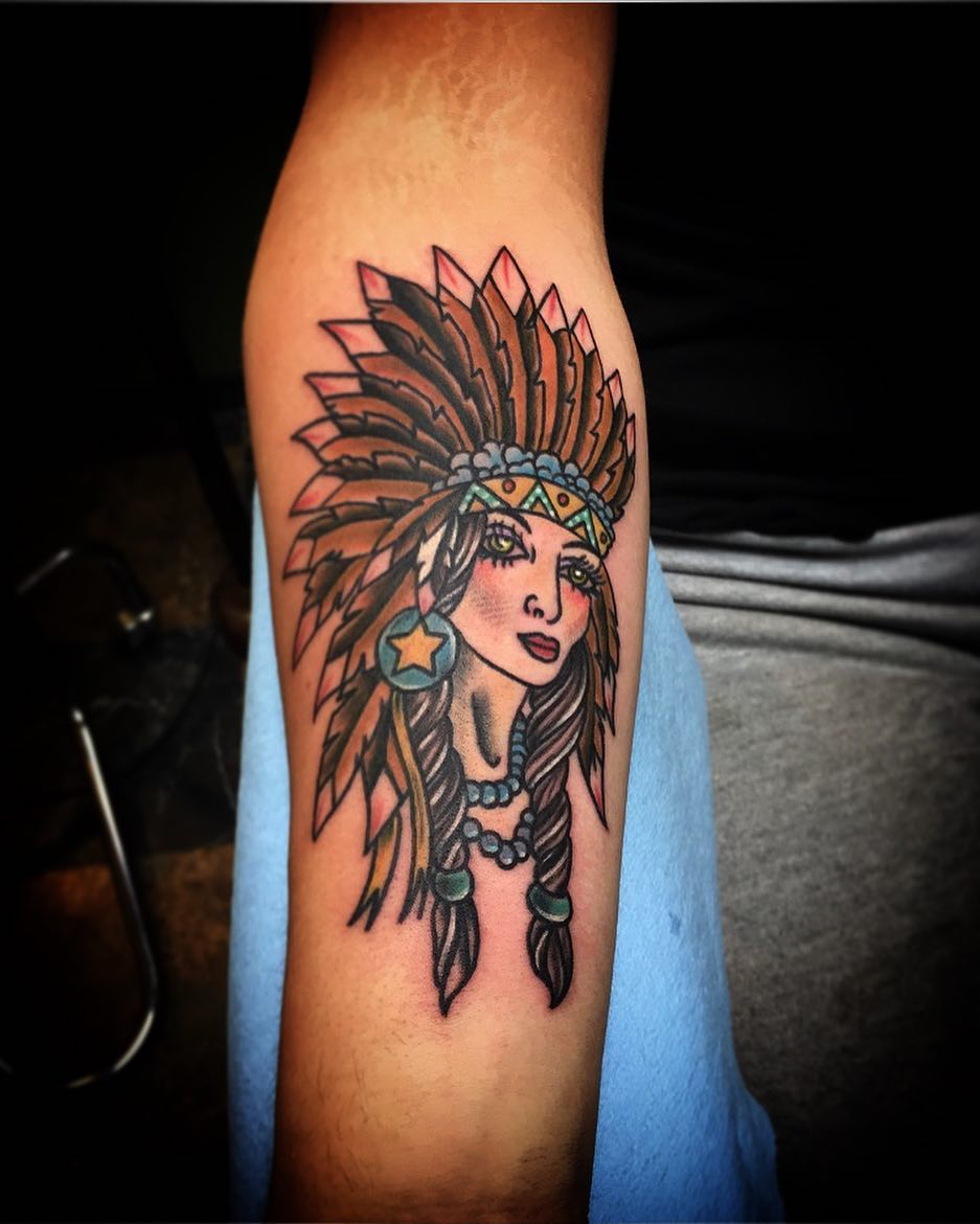 周先生小臂印第安美女纹身图案