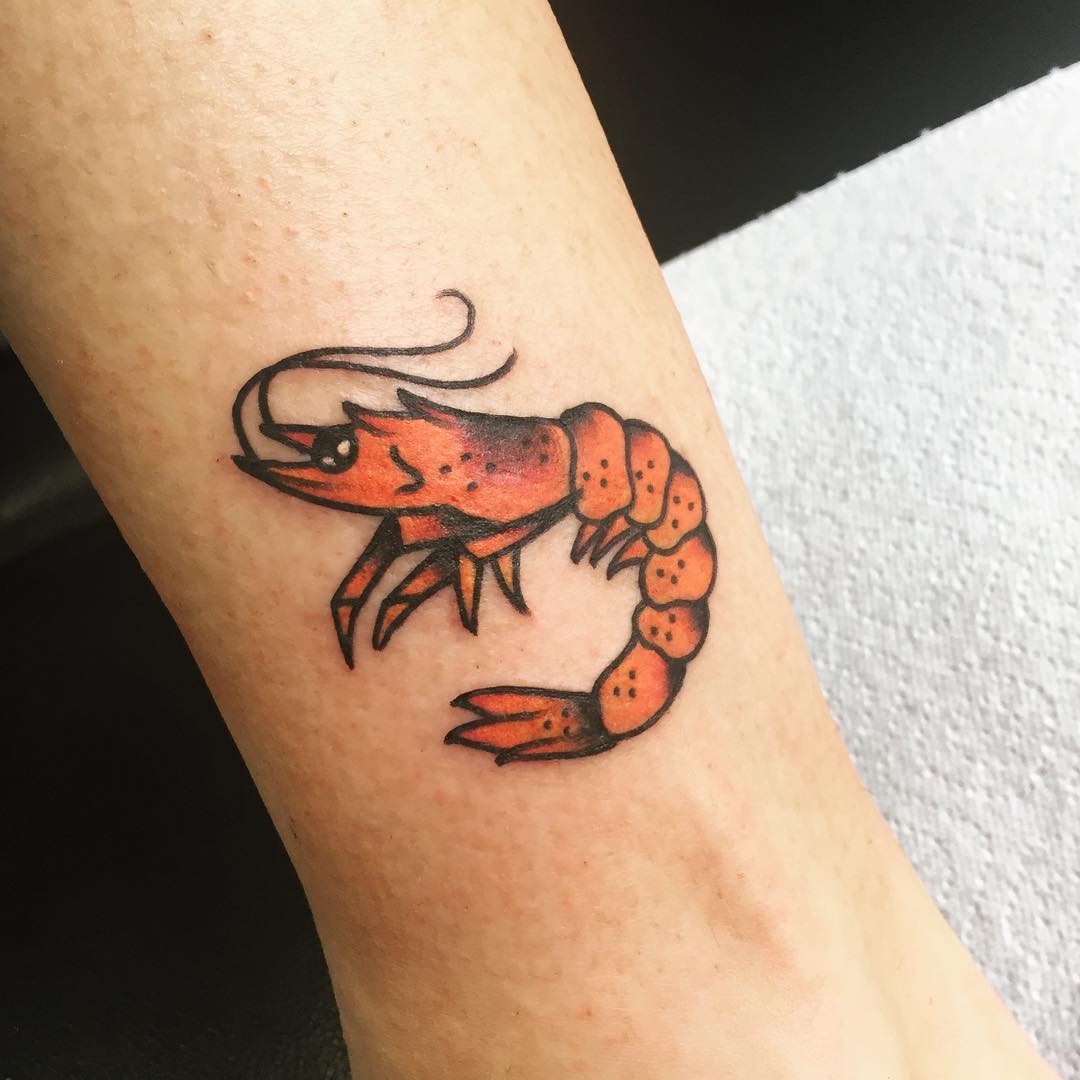 小腿龙虾纹身图案