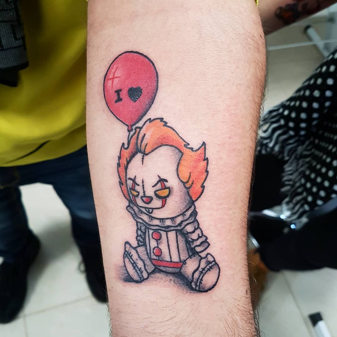 小臂小丑娃娃气球纹身图案